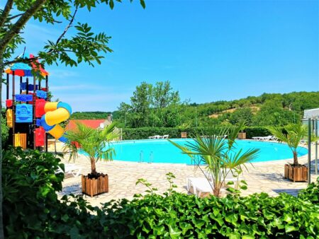 Piscine vue vallée